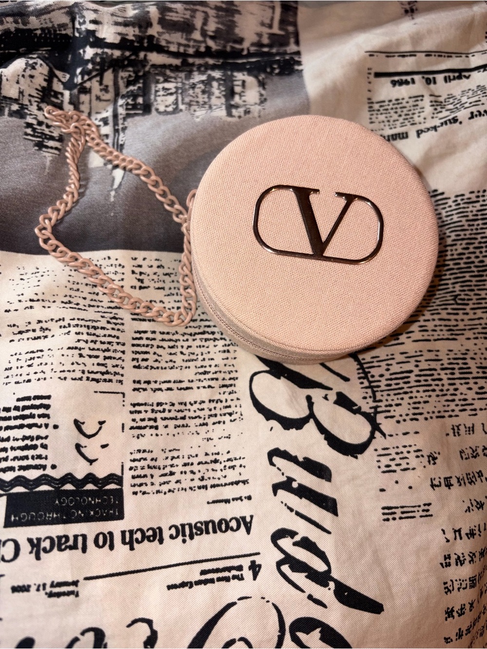 Valentino Beauty pochette Go/Cushion mini vanity bag Nude